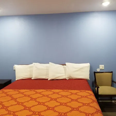 Travis Lodge Motel 16